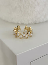 Load image into Gallery viewer, Lisa
