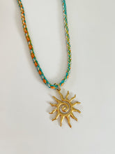 Load image into Gallery viewer, Chokers en Hilo
