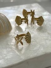 Load image into Gallery viewer, Seashell &amp; Starfish Ring

