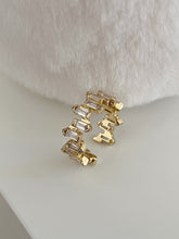 Load image into Gallery viewer, Lisa
