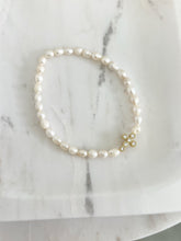 Load image into Gallery viewer, Tiny Cross Bracelet
