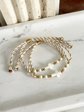 Load image into Gallery viewer, Cruz en Nácar - Hilo
