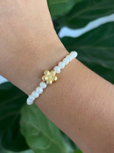 Load image into Gallery viewer, Flor Dorada
