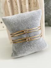 Load image into Gallery viewer, Hilo Crema - Roselia Bracelet
