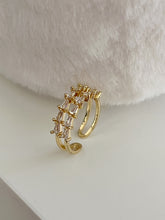 Load image into Gallery viewer, Liz
