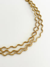 Load image into Gallery viewer, Wavy Chain Choker
