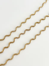 Load image into Gallery viewer, Wavy Chain Choker
