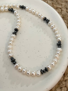 Hematite & Pearls Necklace