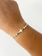 Load image into Gallery viewer, Cruz en Nácar - Hilo
