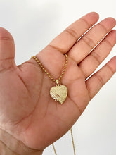 Load image into Gallery viewer, Corazón Relicario
