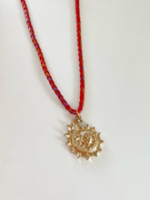 Load image into Gallery viewer, Chokers en Hilo
