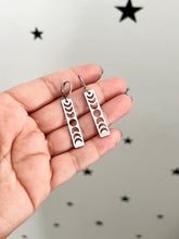 Load image into Gallery viewer, Fases de la Luna - Earrings
