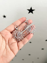 Load image into Gallery viewer, Sol Plata - Earrings
