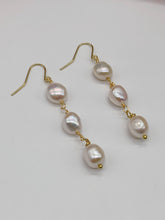 Load image into Gallery viewer, Tres Perlas
