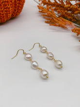 Load image into Gallery viewer, Tres Perlas
